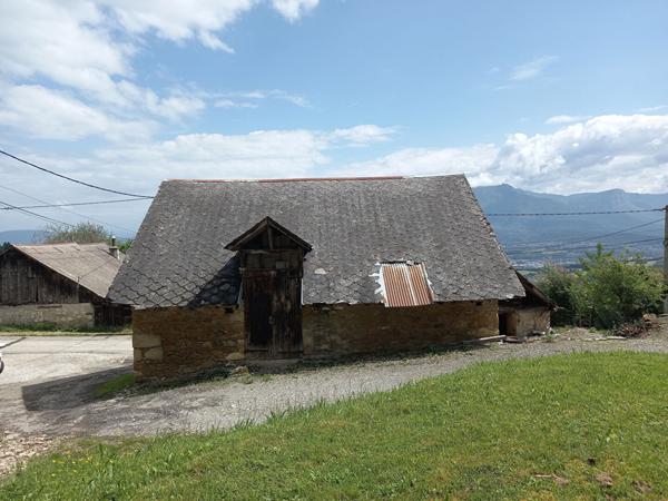Grange en pierres avec fort potentiel sur Saint Sulpice