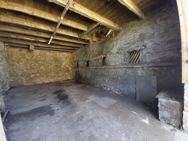 Grange en pierres avec fort potentiel sur Saint Sulpice