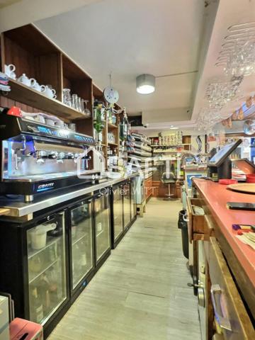 Bureau de tabac, loto, PMU, bar terrasse, et appartement