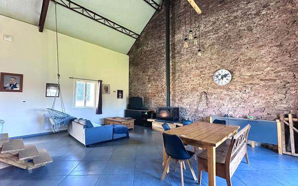 Maison à vendre    8 pièces •  Manhac