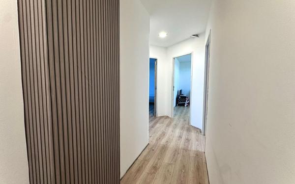 Maison à vendre    8 pièces •  Manhac