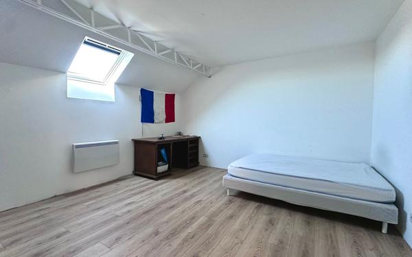 Maison à vendre    8 pièces •  Manhac