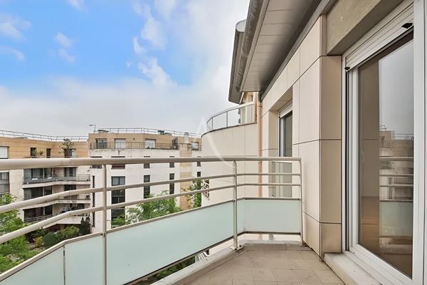 Appartement familial 4 pièces avec 2 balcons, 2 parkings et cave