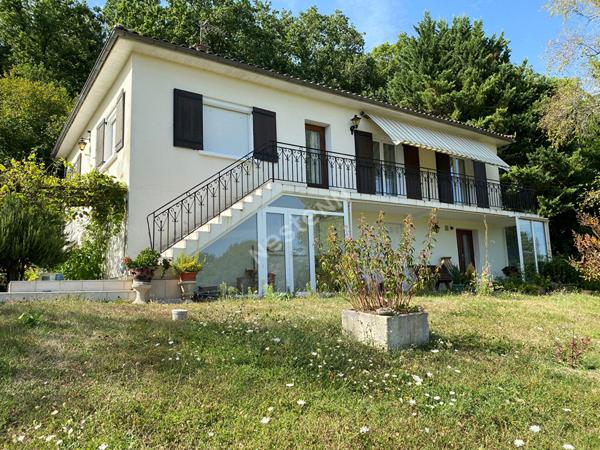Maison Mareuil de 4 pièces proche centre ville disposant d'un 2 pièces avec vue sur campagne
