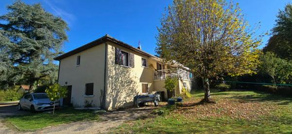 Maison  type 6 , sur sous-sol complet, terrain  arboré de 5734 m²
