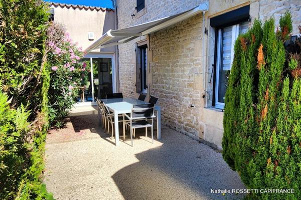Maison à vendre 6 pièces LA GREVE SUR MIGNON (17)Maison de charme avec jardin paysagé et dépendance – 133 m² habitables sur 947 m² de terrain