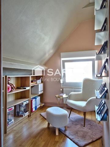 Charmante semi-individuelle avec garage et jardin et de beaux equipements!