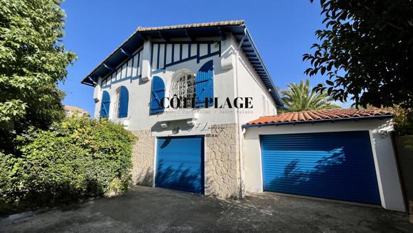 Royan (17200) VILLA STYLE BASQUE PROCHE PLAGES ET PORT DE PLAISANCE AU PRIX DE 945 000 € HAI