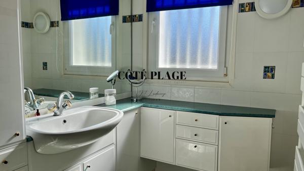 Royan (17200) VILLA STYLE BASQUE PROCHE PLAGES ET PORT DE PLAISANCE AU PRIX DE 945 000 € HAI