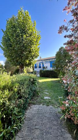 Royan (17200) VILLA STYLE BASQUE PROCHE PLAGES ET PORT DE PLAISANCE AU PRIX DE 945 000 € HAI