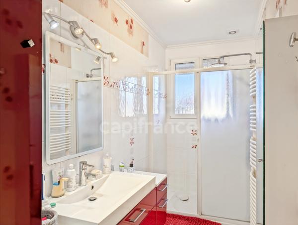 Dpt Saône et Loire (71) A 10 mn de Chalon-Sur-Saône maison de 5 pièces 113 m² 4 chambres, garage !