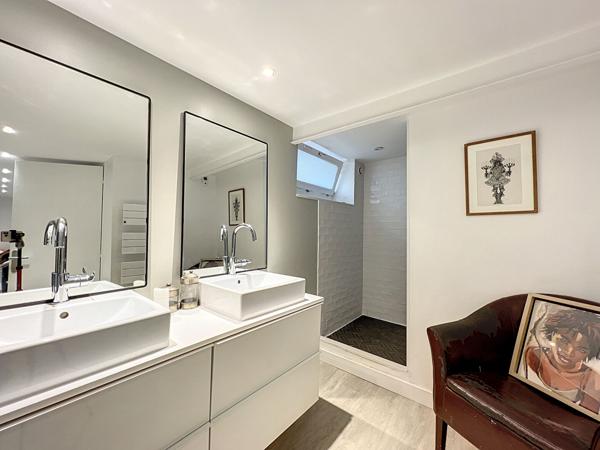 Appartement Suresnes 5 pièce(s) 122 m2