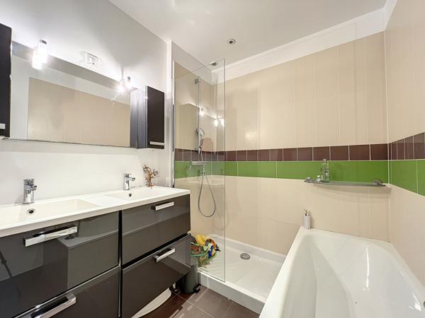 Appartement Suresnes 5 pièce(s) 122 m2