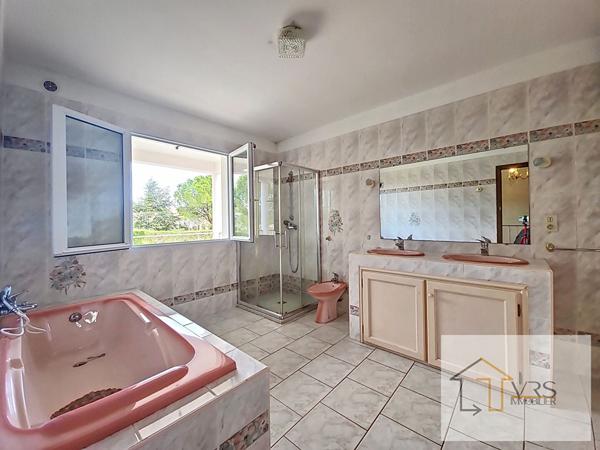 OPPORTUNITÉ - GRANDE MAISON 165 M2 AVEC TERRASSES, JARDIN ET GARAGE.