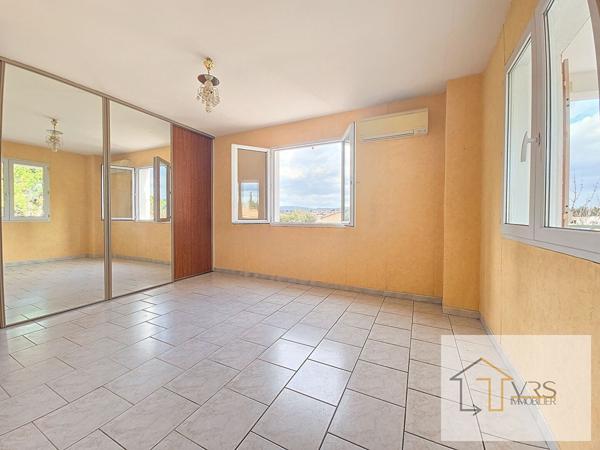 OPPORTUNITÉ - GRANDE MAISON 165 M2 AVEC TERRASSES, JARDIN ET GARAGE.