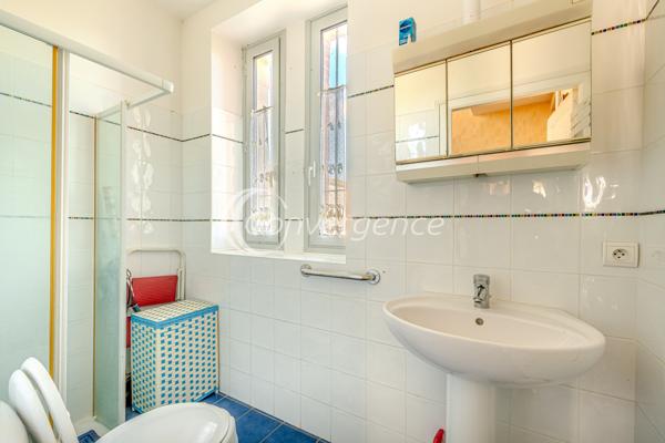 Maison
                                                                                                                                                                                                                                                                                                                        5 pièce(s)                                                                                                                                                                                                          3 chambre(s)                                                                                                                                                                                                          119  m²