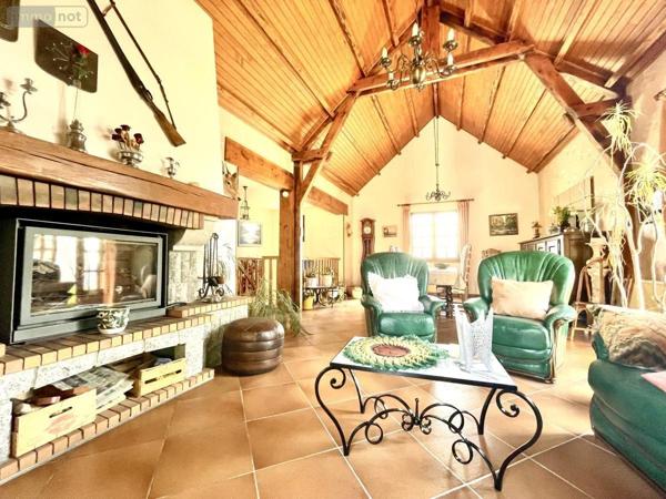 Maison à vendre à Saint-Chély-d'Apcher en Lozère (48200), ref : 48032-187