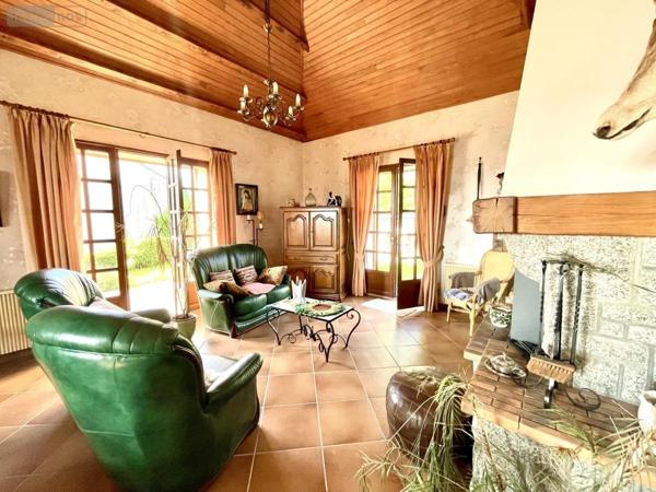 Maison à vendre à Saint-Chély-d'Apcher en Lozère (48200), ref : 48032-187