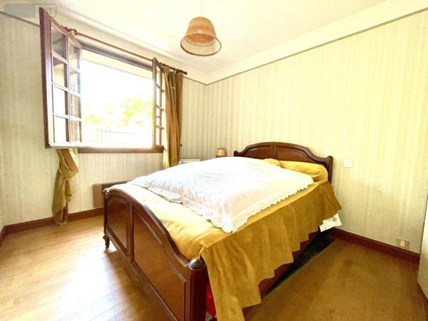 Maison à vendre à Saint-Chély-d'Apcher en Lozère (48200), ref : 48032-187