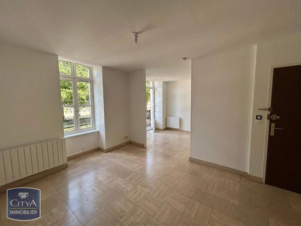 Appartement à louer 2 pièces 53.35m² Laval (53000)