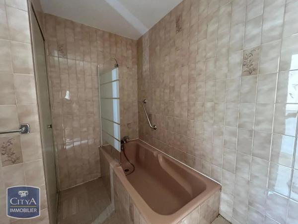 Appartement à louer 2 pièces 53.35m² Laval (53000)