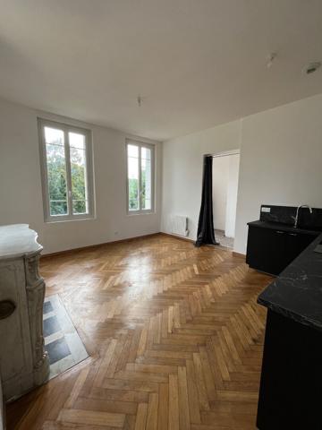Appartement  T2 de charme entièrement rénové avec parking
