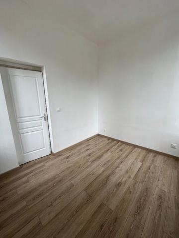 Appartement  T2 de charme entièrement rénové avec parking