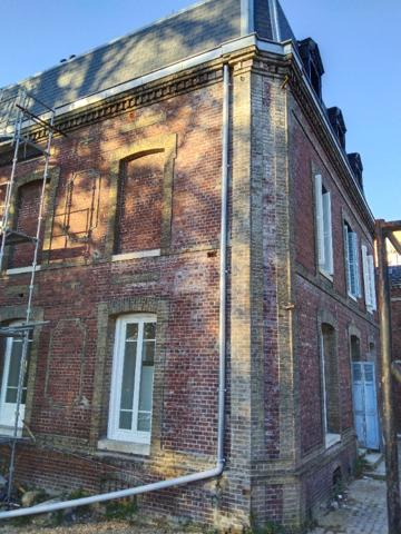 Appartement  T2 de charme entièrement rénové avec parking