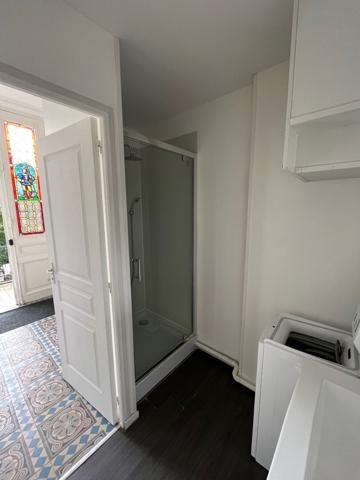 Appartement  T2 de charme entièrement rénové avec parking