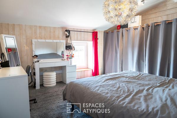 Maison familiale du XIXe siècle avec piscine et dépendances