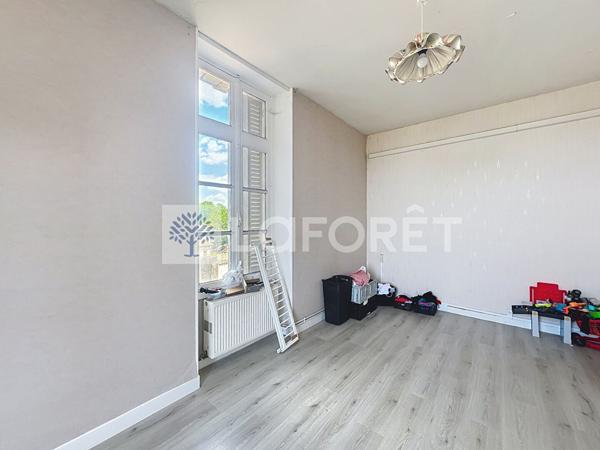 Achat maison près de MARTAIZE - 6 pièce(s) - 255 m² - 130 000 €