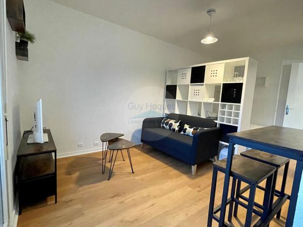 Studio meublé avec cave et place de parking - secteur Caserne