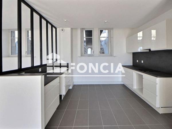 Location Appartement 6 pièces 184.68 m² - 31 RUE SOEUR BOUVIER Lyon 69005