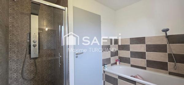 Pavillon plain-pied de 2018, 3 chambres, 1050m² de terrain.