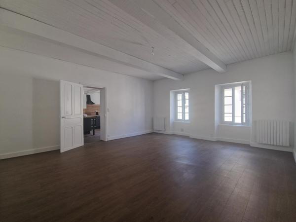 Grand T4 lumineux entièrement refait, au cœur de ville