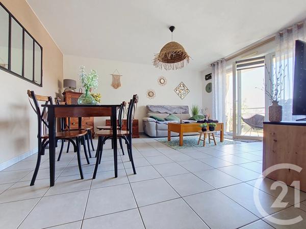 Appartement à vendre  4 pièces - 77 m 2   GUERET  - 23