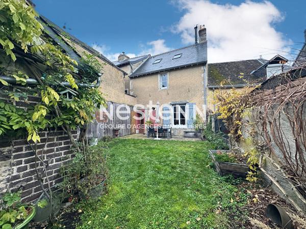 Charmante maison de village de 130 m² à vendre avec 3 chambres, jardin, dépendances à Dissay-sous-Courcillon (72500)