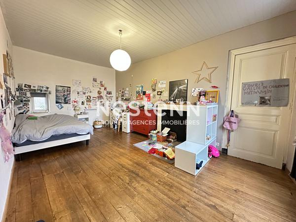 Charmante maison de village de 130 m² à vendre avec 3 chambres, jardin, dépendances à Dissay-sous-Courcillon (72500)