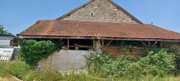 Chanay (01420) Grange à rénover