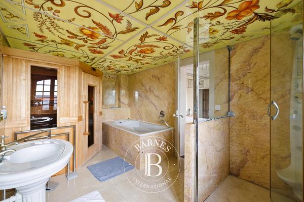 Bayonne, Maison  560 m² à vendre