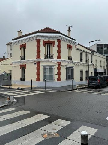 Immeuble Entièrement rénové - 680m2 - Aubervilliers