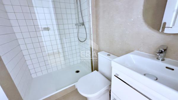 A VENDRE 2P RENOVE 26M2 CALME ET ENSOLEILLE CANAL ST MARTIN GONCOURT PARIS 10E