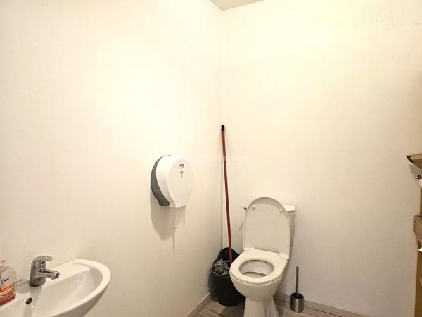 Location                                                      Local commercial
                        
                     1 pièces                      90 m2                     à Albi