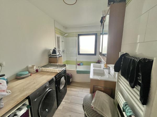 Maison
         7 pièces
        - 120 m² 344 990 € *