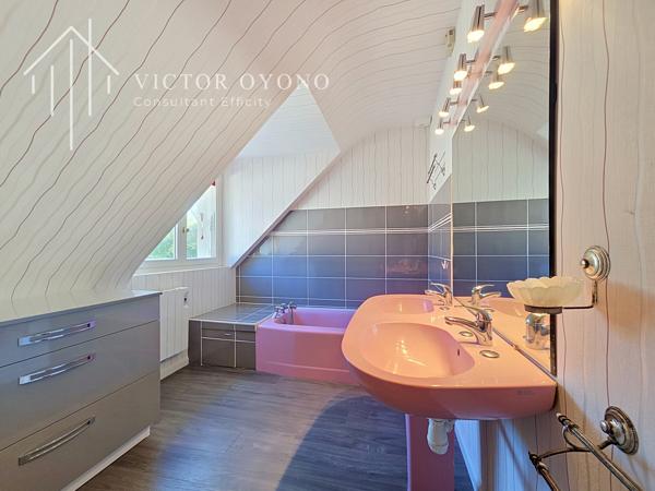 Maison
         6 pièces
        - 137 m² Exclusivité 139 000 € *
