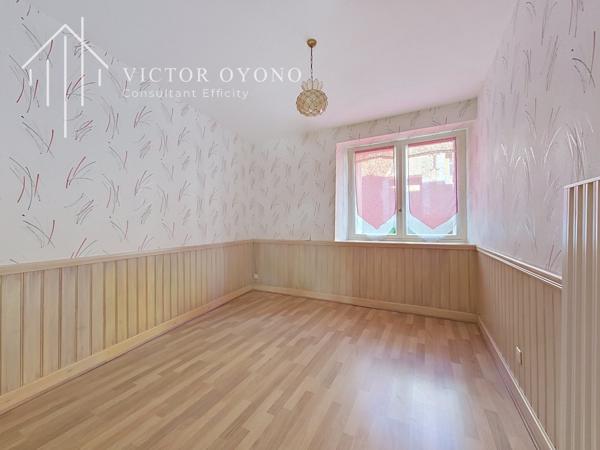 Maison
         6 pièces
        - 137 m² Exclusivité 139 000 € *