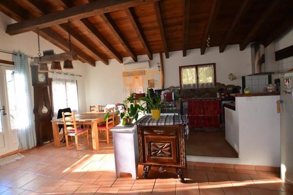 Mas authentique et maison plain-pieed