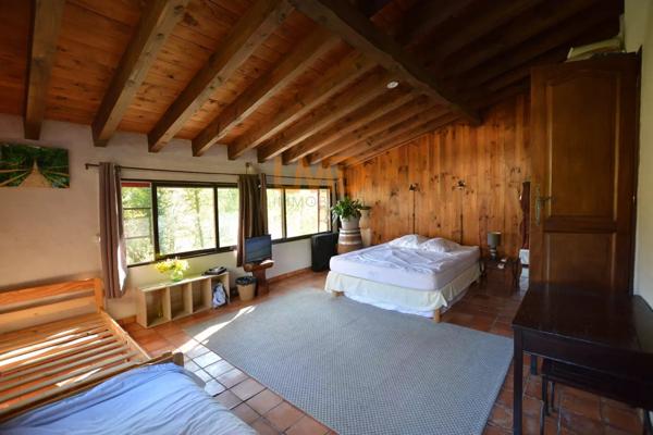 Mas authentique et maison plain-pieed