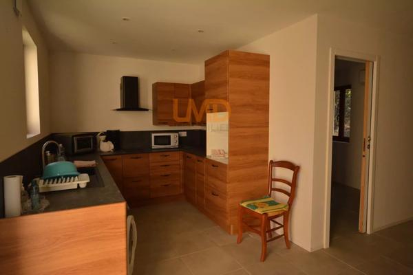 Mas authentique et maison plain-pieed