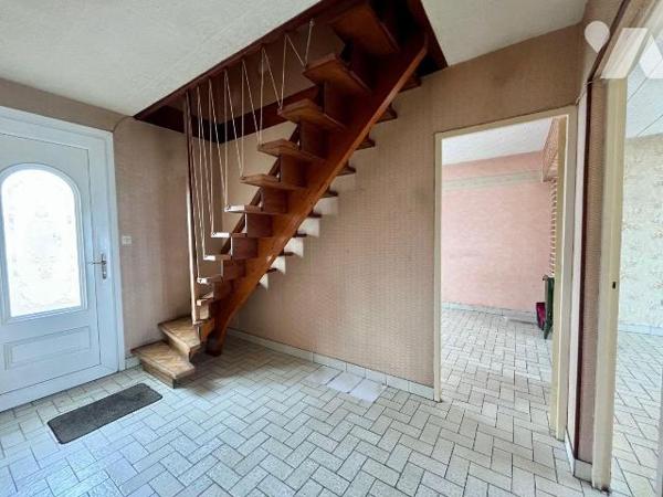  En exclusivité / à 5mn de SAINT OMER - Ville de BLENDECQUES : A vendre, agréable maison mitoye...
